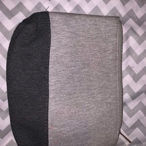 Forever 21 Bags - Forever 21 Cosmetic Bag Forever 21 Bags - Forever 21 Cosmetic Bag